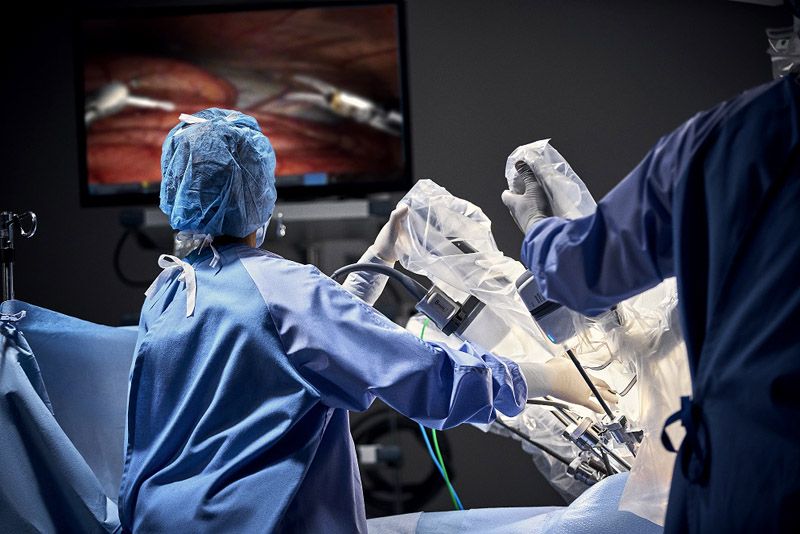 Chirurgia robotowa, ©2018 Intuitive Surgical, Inc.